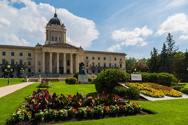 A view of Manitoba's Legislative Building in the summer.