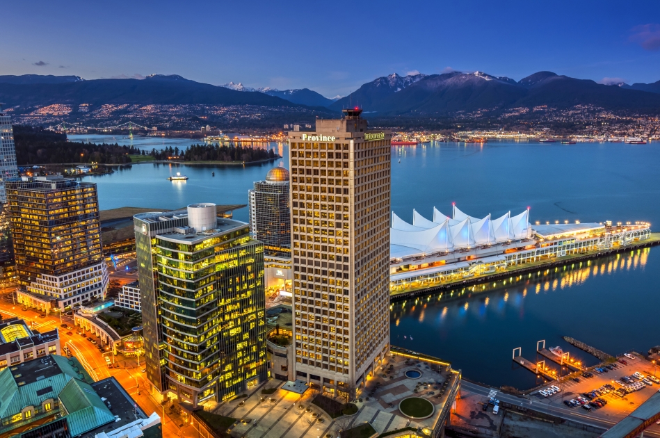 Dusk settles over Vancouver Harbour
